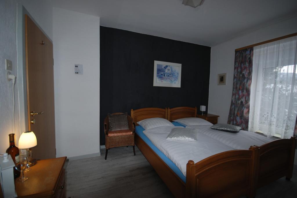 Pension Haus Am Hirschsprung Виллинген Экстерьер фото