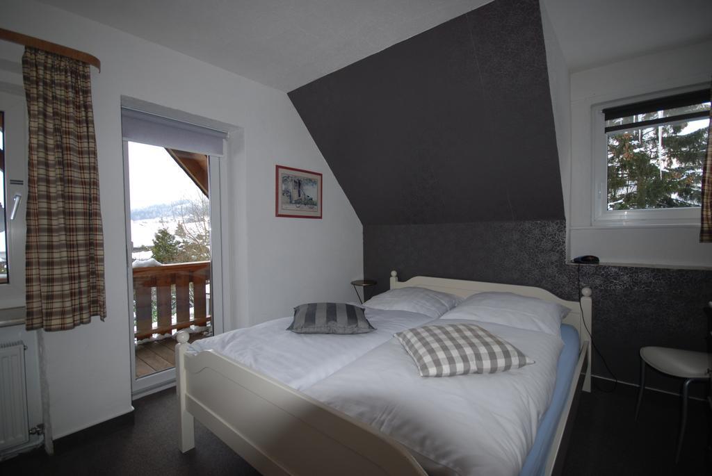 Pension Haus Am Hirschsprung Виллинген Экстерьер фото