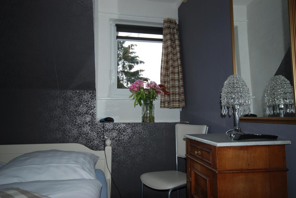 Pension Haus Am Hirschsprung Виллинген Экстерьер фото